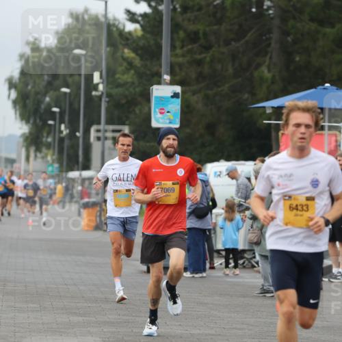 13.09.2026 - Kiel Lauf Andreas Tolksdorf http://msf.ph/oto/10332632 13.09.2026 09:51:40 Kiellinie 3, 8809, 0, 7069, 6433 meine-sportfotos.de