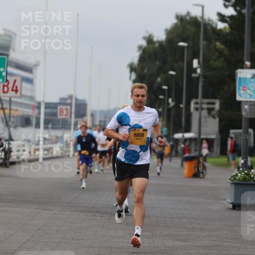 13.09.2026 - Kiel Lauf Andreas Tolksdorf http://msf.ph/oto/10332706 13.09.2026 09:51:42 Kiellinie 84, 83, 39, 8809 meine-sportfotos.de