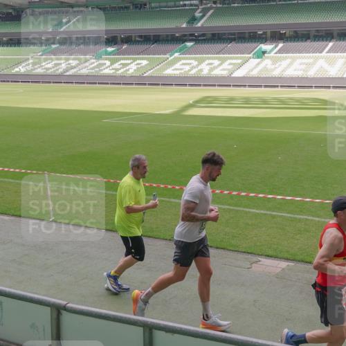 13.09.2026 - 21. swb-Marathon Bremen Michael Burmester http://msf.ph/oto/10332718 13.09.2026 13:04:47 Laufen im Stadion 178, 209, 210, 244, 323, 488, 534, 536, 565, 596, 647, 725, 881, 900, 1073, 1239, 1243, 1307, 1308, 1343, 1373, 1456, 1458, 1479, 1627, 1649, 1653, 1656, 1687, 1771, 1780, 1914, 1932, 1941, 2023, 2089, 2126, 2223, 2241, 2301, 2369, 2430, 2434, 2452, 2602, 2625, 2723, 2742, 2764, 2851, 2867, 2872, 2891, 2910, 2919, 2934, 2957, 2959, 2977, 2985, 3028, 3030, 3217, 3278, 3320, 3343, 3402, 3419, 3425, 3444, 3454, 3485, 3510, 3521, 3579, 3597, 3618, 3796, 3846, 3859, 3909, 242 meine-sportfotos.de