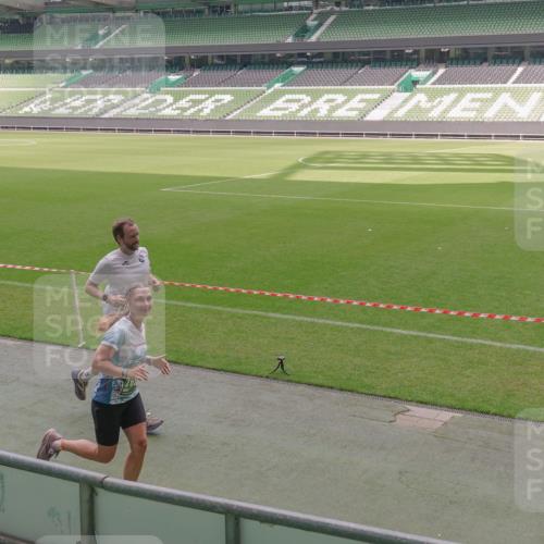 13.09.2026 - 21. swb-Marathon Bremen Michael Burmester http://msf.ph/oto/10332731 13.09.2026 13:04:48 Laufen im Stadion 178, 209, 210, 244, 323, 488, 534, 536, 565, 596, 647, 725, 881, 900, 1073, 1239, 1243, 1307, 1308, 1343, 1373, 1456, 1458, 1479, 1627, 1649, 1653, 1656, 1687, 1771, 1780, 1914, 1932, 1941, 2023, 2089, 2126, 2223, 2241, 2301, 2369, 2430, 2434, 2452, 2602, 2625, 2723, 2742, 2764, 2851, 2867, 2872, 2891, 2910, 2919, 2934, 2957, 2959, 2977, 2985, 3028, 3030, 3217, 3278, 3320, 3343, 3402, 3419, 3425, 3444, 3454, 3485, 3510, 3521, 3579, 3597, 3618, 3796, 3846, 3859, 3909, 242 meine-sportfotos.de