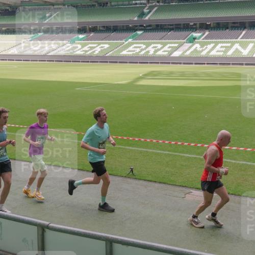 13.09.2026 - 21. swb-Marathon Bremen Michael Burmester http://msf.ph/oto/10332769 13.09.2026 13:04:51 Laufen im Stadion 178, 209, 210, 244, 323, 394, 488, 534, 536, 565, 596, 647, 725, 881, 891, 900, 1073, 1239, 1243, 1307, 1308, 1343, 1373, 1380, 1456, 1458, 1479, 1627, 1649, 1653, 1656, 1687, 1771, 1780, 1914, 1932, 1941, 2023, 2089, 2126, 2223, 2241, 2301, 2369, 2430, 2434, 2452, 2602, 2625, 2723, 2742, 2764, 2851, 2867, 2872, 2891, 2910, 2919, 2957, 2959, 2977, 2985, 3028, 3030, 3217, 3278, 3320, 3343, 3402, 3419, 3425, 3444, 3454, 3485, 3510, 3521, 3579, 3618, 3796, 3859, 3909, 242 meine-sportfotos.de