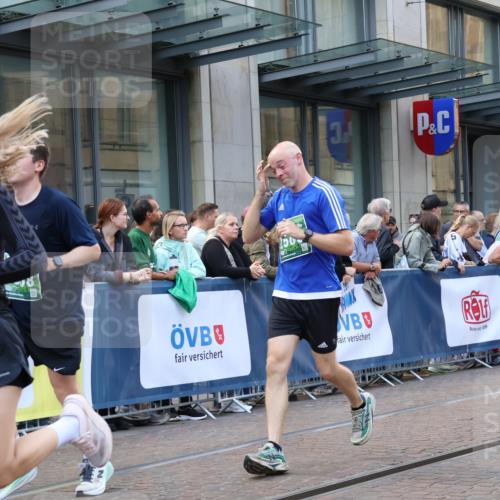 13.09.2026 - 21. swb-Marathon Bremen Strokosch-Dieckow http://msf.ph/oto/10332778 13.09.2026 13:23:21 Ziel 135, 672, 2288, 2371, 2409, 2485, 2490, 2560, 2627, 3078, 3138, 3173, 3642, 3856, 3861, 3939, 4601, 4671, 5011, 5116, 5231, 5908, 6157, 6332, 6648, 6843, 6848, 7216, 7475, 8095, 8290, 8560, 9088, 9196, 10115, 1809, 1900, 1935, 2306, 2367, 2427, 2827, 2899, 2914, 2961, 3098, 3233, 3374, 3531, 3729, 3920, 5114, 5820, 5821, 6923, 8045, 8231, 8304, 8671, 8672, 8732, 8787, 8819, 8820, 8863, 9436, 9827, 9921, 10127 meine-sportfotos.de