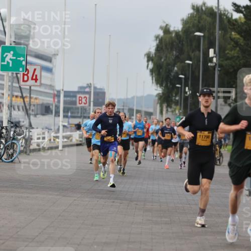 13.09.2026 - Kiel Lauf Andreas Tolksdorf http://msf.ph/oto/10332782 13.09.2026 09:51:45 Kiellinie 11, 4, 3, 11798, 10850 meine-sportfotos.de