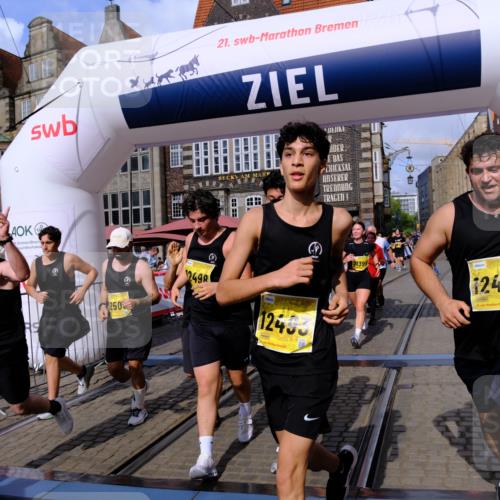 13.09.2026 - 21. swb-Marathon Bremen Tim E. http://msf.ph/oto/10332790 13.09.2026 11:05:06 Ziel 10198, 10283, 10315, 10481, 10729, 10741, 10855, 10856, 10940, 11006, 11133, 11272, 11364, 11366, 11395, 11518, 11592, 11705, 11757, 11939, 12005, 12235, 12420, 12493, 12495, 12498, 12500, 12502, 12563 meine-sportfotos.de