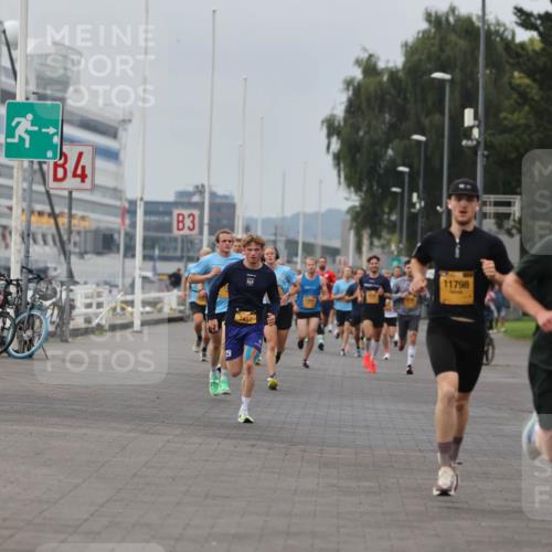 13.09.2026 - Kiel Lauf Andreas Tolksdorf http://msf.ph/oto/10332792 13.09.2026 09:51:45 Kiellinie 3, 4, 3, 19, 7457, 11798, 10850 meine-sportfotos.de