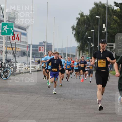 13.09.2026 - Kiel Lauf Andreas Tolksdorf http://msf.ph/oto/10332794 13.09.2026 09:51:45 Kiellinie 4, 3, 29, 11798, 1085 meine-sportfotos.de