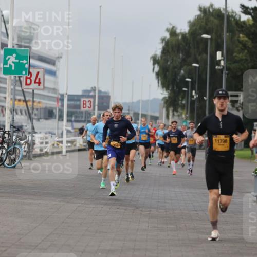 13.09.2026 - Kiel Lauf Andreas Tolksdorf http://msf.ph/oto/10332800 13.09.2026 09:51:45 Kiellinie 4, 3, 29, 457, 11798, 10850 meine-sportfotos.de