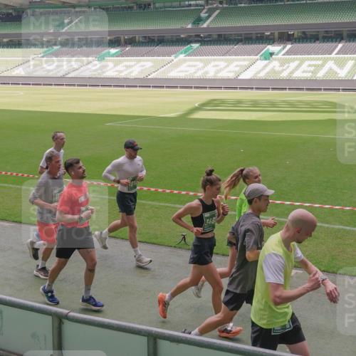 13.09.2026 - 21. swb-Marathon Bremen Michael Burmester http://msf.ph/oto/10332857 13.09.2026 13:04:56 Laufen im Stadion 178, 209, 210, 244, 323, 394, 488, 534, 536, 565, 647, 725, 881, 891, 900, 1073, 1239, 1243, 1307, 1308, 1343, 1373, 1380, 1456, 1479, 1627, 1649, 1653, 1656, 1687, 1771, 1780, 1914, 1932, 1941, 2023, 2089, 2126, 2223, 2241, 2265, 2301, 2369, 2430, 2452, 2602, 2723, 2742, 2764, 2851, 2867, 2872, 2891, 2910, 2919, 2957, 2959, 2977, 2985, 3028, 3030, 3217, 3278, 3320, 3343, 3402, 3419, 3425, 3444, 3454, 3485, 3521, 3579, 3618, 3796, 3909, 242 meine-sportfotos.de