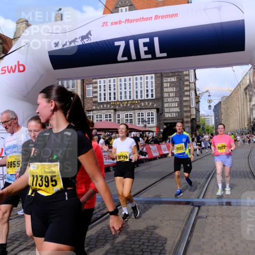 13.09.2026 - 21. swb-Marathon Bremen Tim E. http://msf.ph/oto/10332858 13.09.2026 11:05:09 Ziel 10198, 10283, 10315, 10465, 10481, 10729, 10741, 10850, 10855, 10856, 10940, 10975, 11006, 11133, 11272, 11366, 11395, 11518, 11705, 11757, 11939, 12005, 12235, 12420, 12493, 12495, 12498, 12500, 12502, 12522, 12563 meine-sportfotos.de