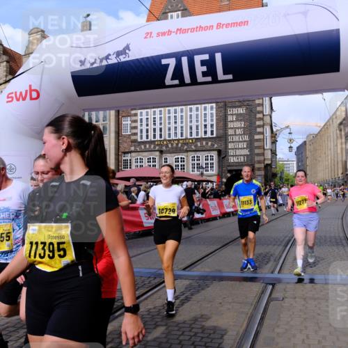 13.09.2026 - 21. swb-Marathon Bremen Tim E. http://msf.ph/oto/10332870 13.09.2026 11:05:09 Ziel 10198, 10283, 10315, 10465, 10481, 10729, 10741, 10850, 10855, 10856, 10940, 10975, 11006, 11133, 11272, 11366, 11395, 11518, 11705, 11757, 11939, 12005, 12235, 12420, 12493, 12495, 12498, 12500, 12502, 12522, 12563 meine-sportfotos.de