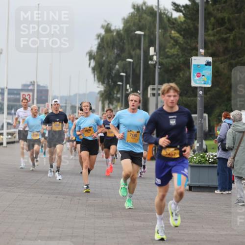 13.09.2026 - Kiel Lauf Andreas Tolksdorf http://msf.ph/oto/10332898 13.09.2026 09:51:49 Kiellinie 4, 23, 9298, 6958, 7195 meine-sportfotos.de