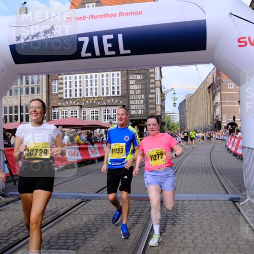 13.09.2026 - 21. swb-Marathon Bremen Tim E. http://msf.ph/oto/10332905 13.09.2026 11:05:10 Ziel 10198, 10283, 10315, 10465, 10481, 10729, 10741, 10850, 10855, 10856, 10940, 10975, 11006, 11133, 11272, 11366, 11395, 11518, 11705, 11757, 11939, 12005, 12235, 12420, 12493, 12495, 12498, 12500, 12502, 12522, 12563 meine-sportfotos.de