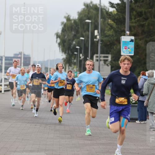 13.09.2026 - Kiel Lauf Andreas Tolksdorf http://msf.ph/oto/10332911 13.09.2026 09:51:49 Kiellinie 4, 9298, 6958, 7195, 29, 7457 meine-sportfotos.de