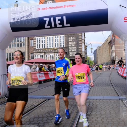 13.09.2026 - 21. swb-Marathon Bremen Tim E. http://msf.ph/oto/10332918 13.09.2026 11:05:10 Ziel 10198, 10283, 10315, 10465, 10481, 10729, 10741, 10850, 10855, 10856, 10940, 10975, 11006, 11133, 11272, 11366, 11395, 11518, 11705, 11757, 11939, 12005, 12235, 12420, 12493, 12495, 12498, 12500, 12502, 12522, 12563 meine-sportfotos.de