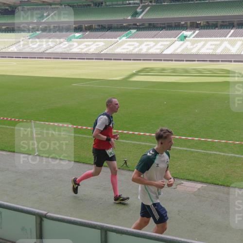 13.09.2026 - 21. swb-Marathon Bremen Michael Burmester http://msf.ph/oto/10332922 13.09.2026 13:05:00 Laufen im Stadion 178, 209, 210, 244, 323, 394, 534, 536, 565, 647, 725, 881, 891, 900, 1073, 1239, 1243, 1307, 1308, 1343, 1373, 1380, 1456, 1479, 1627, 1649, 1653, 1656, 1687, 1780, 1914, 1932, 1941, 2023, 2089, 2126, 2223, 2241, 2244, 2265, 2301, 2369, 2430, 2452, 2464, 2602, 2723, 2742, 2764, 2851, 2867, 2872, 2891, 2910, 2919, 2957, 2959, 2985, 3028, 3030, 3115, 3217, 3278, 3320, 3343, 3419, 3425, 3444, 3454, 3485, 3521, 3579, 3796, 3909, 242 meine-sportfotos.de