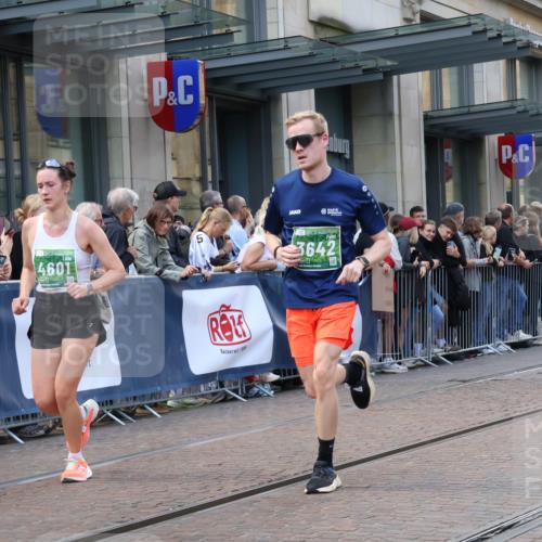 13.09.2026 - 21. swb-Marathon Bremen Strokosch-Dieckow http://msf.ph/oto/10332925 13.09.2026 13:23:27 Ziel 135, 342, 672, 2288, 2485, 2490, 2517, 2560, 2627, 3138, 3642, 3856, 4601, 4671, 5011, 5116, 5146, 5231, 5908, 6157, 6332, 6648, 6843, 6848, 7105, 7216, 7357, 7475, 7761, 8051, 8052, 8095, 8290, 8560, 10059, 10115, 13007, 13197, 672, 1900, 2306, 2371, 2409, 2427, 2827, 2899, 2961, 3078, 3173, 3374, 3531, 3729, 3861, 3920, 3939, 5820, 5821, 6848, 6923, 8045, 8231, 8304, 8732, 8787, 8863, 9088, 9196, 9436, 9827, 10127 meine-sportfotos.de