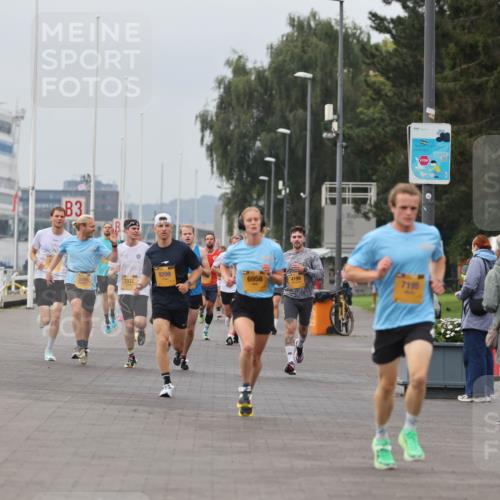 13.09.2026 - Kiel Lauf Andreas Tolksdorf http://msf.ph/oto/10332940 13.09.2026 09:51:50 Kiellinie 13, 4, 3, 2937, 9298, 6958, 4199, 7195 meine-sportfotos.de
