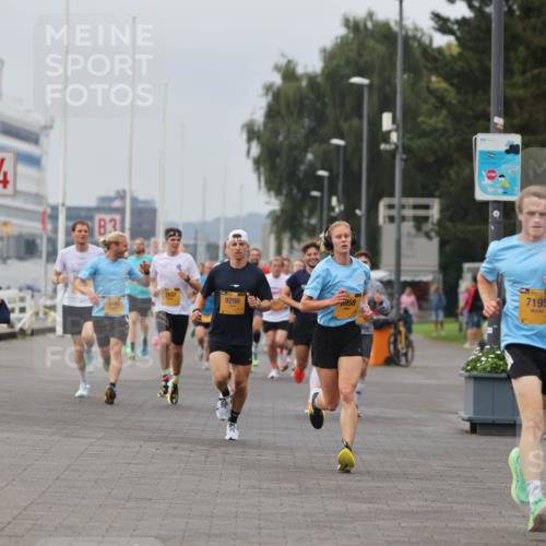 13.09.2026 - Kiel Lauf Andreas Tolksdorf http://msf.ph/oto/10332957 13.09.2026 09:51:51 Kiellinie 4, 3, 2937, 7195, 9298, 0958 meine-sportfotos.de