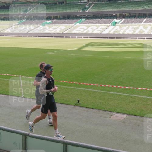 13.09.2026 - 21. swb-Marathon Bremen Michael Burmester http://msf.ph/oto/10332970 13.09.2026 13:05:06 Laufen im Stadion 178, 209, 210, 217, 244, 323, 394, 534, 536, 565, 647, 881, 891, 900, 1073, 1239, 1243, 1307, 1308, 1343, 1373, 1380, 1456, 1479, 1533, 1627, 1649, 1653, 1656, 1687, 1780, 1914, 1932, 1941, 2023, 2089, 2126, 2241, 2244, 2265, 2301, 2310, 2369, 2430, 2452, 2464, 2602, 2723, 2742, 2764, 2851, 2867, 2872, 2891, 2910, 2919, 2957, 2959, 2985, 3028, 3030, 3115, 3217, 3278, 3320, 3343, 3419, 3425, 3444, 3454, 3485, 3521, 3579, 3796, 3909, 242 meine-sportfotos.de