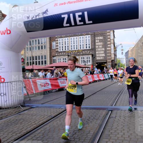 13.09.2026 - 21. swb-Marathon Bremen Tim E. http://msf.ph/oto/10333024 13.09.2026 11:05:19 Ziel 10315, 10370, 10465, 10718, 10729, 10741, 10800, 10850, 10855, 10856, 10975, 11105, 11133, 11272, 11281, 11395, 11518, 11584, 11722, 11757, 11900, 11939, 12002, 12064, 12099, 12235, 12335, 12420, 12522 meine-sportfotos.de