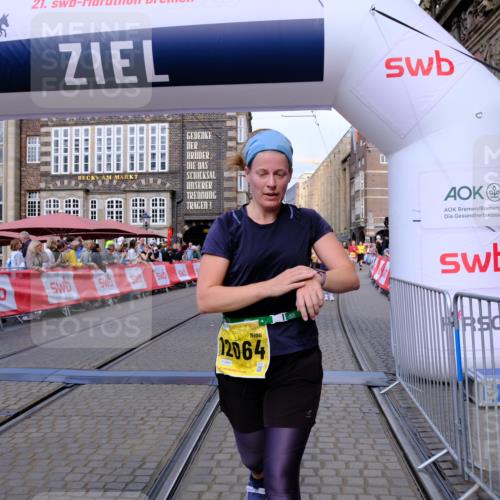 13.09.2026 - 21. swb-Marathon Bremen Tim E. http://msf.ph/oto/10333039 13.09.2026 11:05:21 Ziel 10370, 10465, 10718, 10741, 10800, 10850, 10975, 11102, 11105, 11133, 11157, 11218, 11272, 11281, 11584, 11616, 11722, 11900, 11939, 12002, 12064, 12099, 12235, 12335, 12522 meine-sportfotos.de