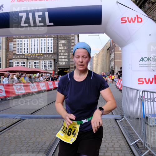 13.09.2026 - 21. swb-Marathon Bremen Tim E. http://msf.ph/oto/10333046 13.09.2026 11:05:21 Ziel 10370, 10465, 10718, 10741, 10800, 10850, 10975, 11102, 11105, 11133, 11157, 11218, 11272, 11281, 11584, 11616, 11722, 11900, 11939, 12002, 12064, 12099, 12235, 12335, 12522 meine-sportfotos.de