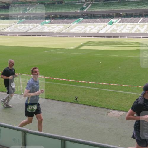 13.09.2026 - 21. swb-Marathon Bremen Michael Burmester http://msf.ph/oto/10333078 13.09.2026 13:05:18 Laufen im Stadion 178, 209, 217, 244, 323, 394, 534, 536, 565, 647, 784, 891, 900, 1073, 1239, 1243, 1274, 1307, 1308, 1343, 1373, 1380, 1456, 1479, 1533, 1581, 1627, 1653, 1656, 1687, 1780, 1914, 1932, 1941, 2023, 2076, 2089, 2126, 2241, 2244, 2265, 2301, 2310, 2369, 2393, 2430, 2452, 2464, 2602, 2723, 2742, 2764, 2851, 2867, 2872, 2891, 2910, 2919, 2957, 2959, 2985, 3028, 3030, 3115, 3217, 3278, 3320, 3343, 3419, 3425, 3444, 3454, 3485, 3521, 3796, 3909, 242 meine-sportfotos.de