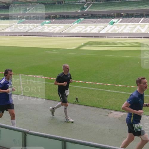 13.09.2026 - 21. swb-Marathon Bremen Michael Burmester http://msf.ph/oto/10333081 13.09.2026 13:05:19 Laufen im Stadion 178, 209, 217, 244, 323, 394, 534, 536, 565, 647, 784, 891, 900, 1073, 1239, 1243, 1274, 1307, 1308, 1343, 1373, 1380, 1456, 1479, 1533, 1581, 1627, 1653, 1656, 1687, 1780, 1914, 1932, 1941, 2023, 2076, 2089, 2126, 2241, 2244, 2265, 2301, 2310, 2355, 2369, 2393, 2430, 2452, 2464, 2602, 2723, 2742, 2764, 2851, 2867, 2872, 2891, 2910, 2919, 2957, 2959, 2985, 3028, 3030, 3115, 3217, 3278, 3320, 3343, 3419, 3425, 3444, 3454, 3485, 3521, 3796, 3909, 242 meine-sportfotos.de