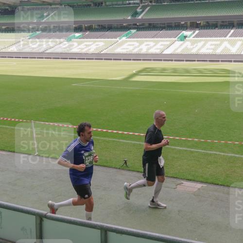13.09.2026 - 21. swb-Marathon Bremen Michael Burmester http://msf.ph/oto/10333089 13.09.2026 13:05:19 Laufen im Stadion 178, 209, 217, 244, 323, 394, 534, 536, 565, 647, 784, 891, 900, 1073, 1239, 1243, 1274, 1307, 1308, 1343, 1373, 1380, 1456, 1479, 1533, 1581, 1627, 1653, 1656, 1687, 1780, 1914, 1932, 1941, 2023, 2076, 2089, 2126, 2241, 2244, 2265, 2301, 2310, 2355, 2369, 2393, 2430, 2452, 2464, 2602, 2723, 2742, 2764, 2851, 2867, 2872, 2891, 2910, 2919, 2957, 2959, 2985, 3028, 3030, 3115, 3217, 3278, 3320, 3343, 3419, 3425, 3444, 3454, 3485, 3521, 3796, 3909, 242 meine-sportfotos.de