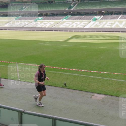 13.09.2026 - 21. swb-Marathon Bremen Michael Burmester http://msf.ph/oto/10333098 13.09.2026 13:05:20 Laufen im Stadion 178, 209, 217, 244, 323, 394, 430, 534, 536, 565, 647, 784, 891, 900, 1073, 1239, 1243, 1274, 1307, 1308, 1343, 1373, 1380, 1456, 1533, 1581, 1627, 1653, 1656, 1687, 1780, 1914, 1932, 1941, 2023, 2076, 2089, 2126, 2241, 2244, 2265, 2301, 2310, 2355, 2369, 2393, 2430, 2452, 2464, 2602, 2723, 2742, 2764, 2851, 2867, 2872, 2891, 2910, 2919, 2957, 2959, 2985, 3028, 3030, 3115, 3217, 3278, 3320, 3343, 3419, 3425, 3444, 3454, 3485, 3521, 3796, 3909, 242 meine-sportfotos.de