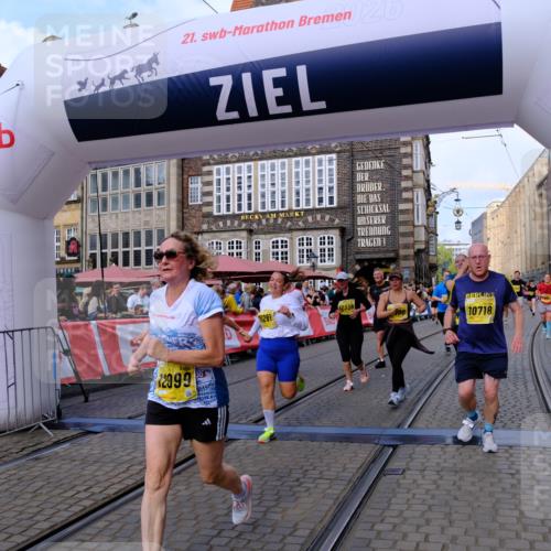 13.09.2026 - 21. swb-Marathon Bremen Tim E. http://msf.ph/oto/10333102 13.09.2026 11:05:24 Ziel 10370, 10465, 10576, 10718, 10741, 10800, 10850, 10975, 10995, 11102, 11105, 11157, 11218, 11281, 11326, 11584, 11616, 11722, 11900, 11939, 12002, 12011, 12064, 12079, 12080, 12099, 12235, 12335, 12522 meine-sportfotos.de
