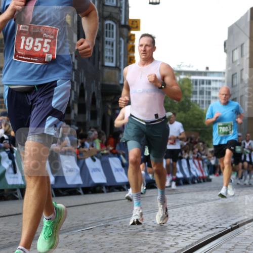 13.09.2026 - 21. swb-Marathon Bremen Strokosch-Dieckow http://msf.ph/oto/10333107 13.09.2026 13:16:26 Ziel 145, 481, 663, 740, 1605, 1955, 2623, 3134, 3149, 4128, 4823, 5430, 5913, 6106, 6721, 6744, 7307, 7413, 8398, 8487, 9278, 13008, 13158, 696, 816, 985, 1076, 1162, 2474, 5255, 6367, 7053, 7603, 7875, 8171, 8288 meine-sportfotos.de
