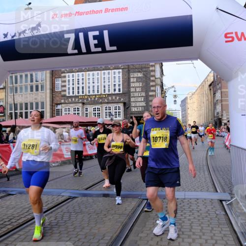 13.09.2026 - 21. swb-Marathon Bremen Tim E. http://msf.ph/oto/10333119 13.09.2026 11:05:25 Ziel 10370, 10465, 10576, 10697, 10718, 10741, 10800, 10850, 10975, 10995, 11102, 11105, 11157, 11218, 11281, 11326, 11584, 11616, 11722, 11900, 11939, 12002, 12011, 12064, 12079, 12080, 12099, 12235, 12335, 12522 meine-sportfotos.de