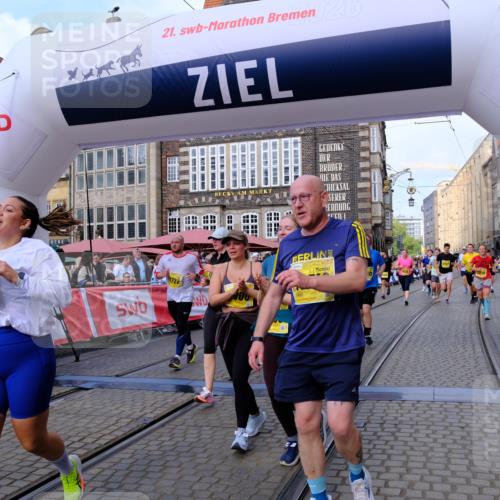 13.09.2026 - 21. swb-Marathon Bremen Tim E. http://msf.ph/oto/10333159 13.09.2026 11:05:25 Ziel 10370, 10465, 10576, 10697, 10718, 10741, 10800, 10850, 10975, 10995, 11102, 11105, 11157, 11218, 11281, 11326, 11584, 11616, 11722, 11900, 11939, 12002, 12011, 12064, 12079, 12080, 12099, 12235, 12335, 12522 meine-sportfotos.de