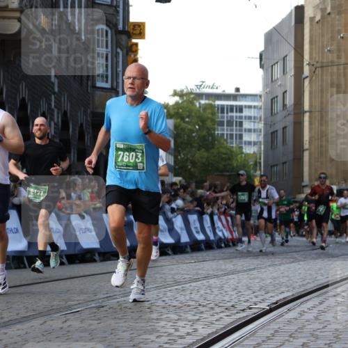 13.09.2026 - 21. swb-Marathon Bremen Strokosch-Dieckow http://msf.ph/oto/10333190 13.09.2026 13:16:27 Ziel 145, 481, 663, 740, 1605, 1955, 2623, 3134, 3149, 4128, 4823, 5430, 6106, 6721, 6744, 7307, 7413, 8398, 8487, 9115, 9278, 13008, 13158, 696, 816, 985, 1076, 2474, 4485, 5255, 6367, 7603, 7875, 8171, 8288 meine-sportfotos.de