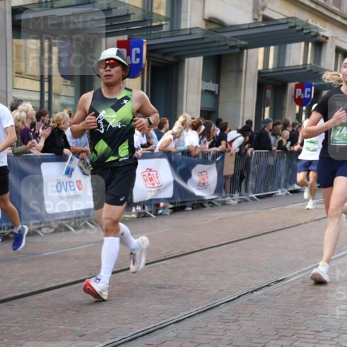 13.09.2026 - 21. swb-Marathon Bremen Strokosch-Dieckow http://msf.ph/oto/10333197 13.09.2026 13:23:38 Ziel 102, 342, 1199, 2210, 2288, 2370, 2517, 2967, 3044, 3372, 3642, 4601, 4671, 5011, 5104, 5116, 5146, 5231, 5257, 5397, 5623, 6332, 6648, 6772, 7094, 7105, 7216, 7357, 7475, 7761, 8051, 8052, 8179, 8290, 10059, 10115, 13007, 13197, 13219, 135, 672, 2371, 2409, 2485, 2490, 2560, 2627, 2899, 3078, 3138, 3173, 3531, 3642, 3856, 3861, 3939, 5820, 5821, 5908, 6157, 6843, 6848, 6923, 8095, 8560, 8863, 9088, 9196, 9436 meine-sportfotos.de