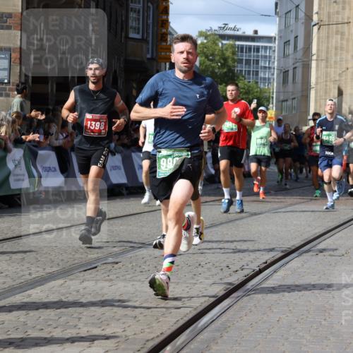 13.09.2026 - 21. swb-Marathon Bremen Strokosch-Dieckow http://msf.ph/oto/10333201 13.09.2026 13:31:35 Ziel 217, 1398, 1627, 2244, 2513, 2602, 2802, 3343, 3392, 3396, 3762, 3800, 4477, 4647, 5375, 5673, 5720, 5765, 5846, 5979, 6419, 6619, 6732, 6968, 7001, 7296, 7359, 7637, 7812, 7882, 8035, 8097, 8339, 8342, 8382, 8726, 9147, 9274, 9337, 9822, 9969, 9977, 13066, 310, 3115, 3239, 3244, 3278, 3858, 3989, 4030, 4164, 4998, 5158, 5363, 5426, 5899, 6062, 6100, 6193, 6213, 6354, 6602, 7260, 7608, 7790, 7941, 7964, 8078, 8166, 8206, 9033, 9188, 9568, 9785, 9914, 13151 meine-sportfotos.de