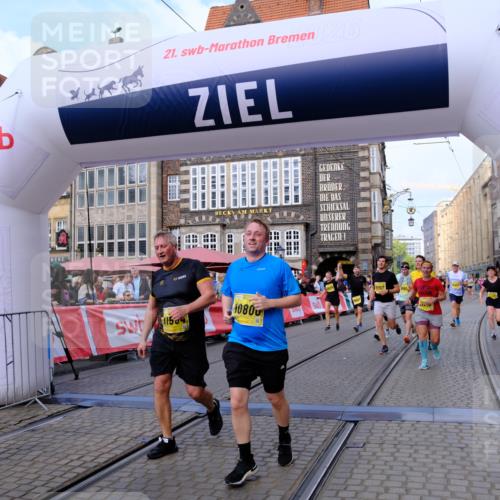 13.09.2026 - 21. swb-Marathon Bremen Tim E. http://msf.ph/oto/10333222 13.09.2026 11:05:27 Ziel 10370, 10411, 10465, 10576, 10697, 10718, 10800, 10802, 10850, 10975, 10995, 11102, 11105, 11157, 11218, 11281, 11326, 11584, 11616, 11722, 11900, 12002, 12011, 12064, 12079, 12080, 12099, 12335, 12522 meine-sportfotos.de