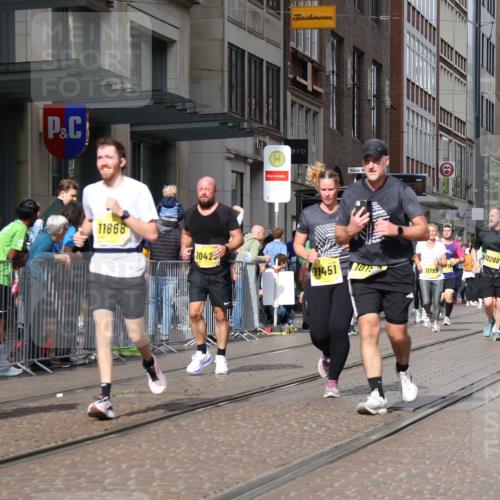 13.09.2026 - 21. swb-Marathon Bremen Strokosch-Dieckow http://msf.ph/oto/10333263 13.09.2026 11:03:38 Ziel 10152, 10357, 10390, 10403, 10429, 10516, 10607, 10659, 10671, 10672, 10720, 10726, 10796, 10912, 10913, 10918, 11149, 11318, 11319, 11325, 11451, 11470, 11471, 11511, 11618, 11868, 11909, 11967, 12103, 12113, 12140, 12260, 12392, 12433, 12504, 10090, 10091, 10092, 10187, 10237, 10309, 10327, 10420, 10569, 10724, 10902, 10904, 10950, 11211, 11411, 11595, 11598, 11655, 11746, 11773, 12068, 12074, 12184, 12185, 12611 meine-sportfotos.de