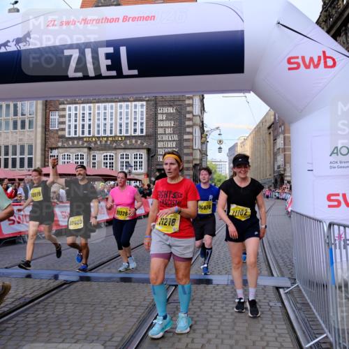 13.09.2026 - 21. swb-Marathon Bremen Tim E. http://msf.ph/oto/10333301 13.09.2026 11:05:30 Ziel 10370, 10411, 10576, 10697, 10718, 10800, 10802, 10995, 11102, 11105, 11157, 11218, 11281, 11326, 11584, 11616, 11722, 11900, 12002, 12011, 12064, 12079, 12080, 12099, 12335 meine-sportfotos.de