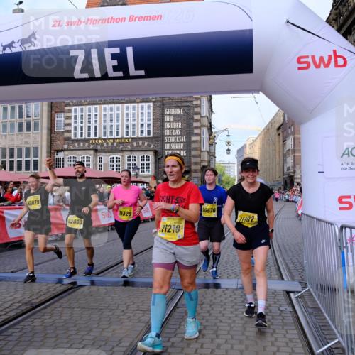 13.09.2026 - 21. swb-Marathon Bremen Tim E. http://msf.ph/oto/10333307 13.09.2026 11:05:30 Ziel 10370, 10411, 10576, 10697, 10718, 10800, 10802, 10995, 11102, 11105, 11157, 11218, 11281, 11326, 11584, 11616, 11722, 11900, 12002, 12011, 12064, 12079, 12080, 12099, 12335 meine-sportfotos.de