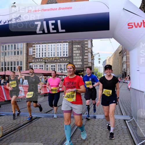 13.09.2026 - 21. swb-Marathon Bremen Tim E. http://msf.ph/oto/10333324 13.09.2026 11:05:31 Ziel 10370, 10411, 10576, 10697, 10717, 10718, 10800, 10802, 10995, 11102, 11105, 11157, 11218, 11281, 11326, 11334, 11584, 11616, 11722, 11900, 12002, 12011, 12064, 12079, 12080, 12099, 12335 meine-sportfotos.de
