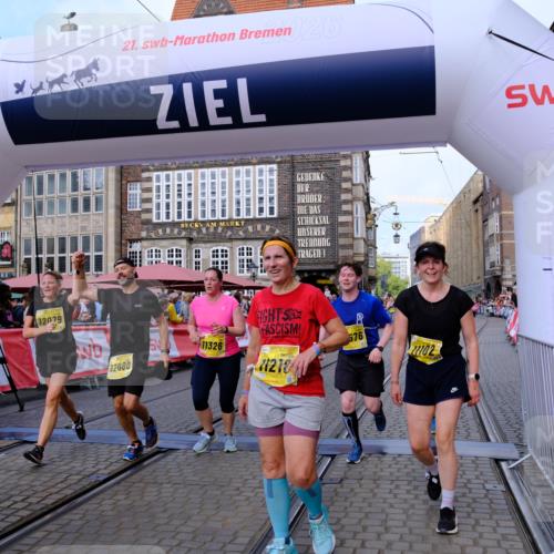 13.09.2026 - 21. swb-Marathon Bremen Tim E. http://msf.ph/oto/10333333 13.09.2026 11:05:31 Ziel 10370, 10411, 10576, 10697, 10717, 10718, 10800, 10802, 10995, 11102, 11105, 11157, 11218, 11281, 11326, 11334, 11584, 11616, 11722, 11900, 12002, 12011, 12064, 12079, 12080, 12099, 12335 meine-sportfotos.de