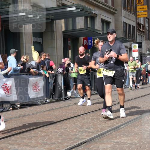 13.09.2026 - 21. swb-Marathon Bremen Strokosch-Dieckow http://msf.ph/oto/10333349 13.09.2026 11:03:40 Ziel 10152, 10357, 10390, 10403, 10429, 10516, 10607, 10659, 10671, 10672, 10720, 10726, 10796, 10912, 10913, 10918, 11149, 11318, 11319, 11325, 11451, 11470, 11471, 11511, 11539, 11618, 11868, 11909, 11967, 12001, 12103, 12113, 12140, 12260, 12392, 12433, 12504, 10090, 10091, 10092, 10187, 10309, 10327, 10420, 10569, 10902, 10904, 10950, 11211, 11411, 11595, 11598, 11655, 11746, 11773, 12074, 12184, 12185, 12611 meine-sportfotos.de