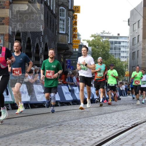 13.09.2026 - 21. swb-Marathon Bremen Strokosch-Dieckow http://msf.ph/oto/10333381 13.09.2026 13:16:38 Ziel 481, 663, 740, 755, 792, 1162, 1605, 2604, 3134, 5554, 5963, 6106, 6721, 6744, 7053, 7801, 8398, 9031, 9115, 13008, 472, 675, 696, 734, 827, 985, 2473, 2474, 2809, 3716, 3961, 4135, 4137, 4485, 5772, 6049, 6531, 6535, 7297, 7387, 7875 meine-sportfotos.de