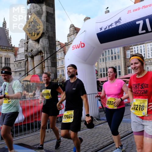 13.09.2026 - 21. swb-Marathon Bremen Tim E. http://msf.ph/oto/10333398 13.09.2026 11:05:32 Ziel 10370, 10411, 10576, 10697, 10717, 10718, 10800, 10802, 10995, 11102, 11105, 11157, 11218, 11281, 11326, 11334, 11584, 11616, 11722, 11900, 12011, 12064, 12079, 12080, 12099, 12335 meine-sportfotos.de