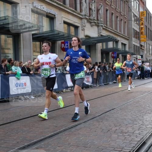 13.09.2026 - 21. swb-Marathon Bremen Strokosch-Dieckow http://msf.ph/oto/10333421 13.09.2026 13:23:45 Ziel 102, 342, 776, 909, 1199, 2210, 2370, 2491, 2517, 2967, 3044, 3372, 4671, 5012, 5104, 5146, 5208, 5257, 5397, 5481, 5623, 5928, 6105, 6772, 7059, 7081, 7094, 7105, 7357, 7475, 7761, 8051, 8052, 8082, 8179, 9087, 9916, 10059, 10115, 13007, 13197, 13219, 135, 672, 2288, 2371, 2409, 2485, 2490, 2560, 2627, 3078, 3138, 3173, 3642, 3856, 3861, 3939, 4601, 5011, 5116, 5231, 5908, 6157, 6332, 6648, 6843, 6848, 7216, 8095, 8290, 8560, 9088, 9196 meine-sportfotos.de