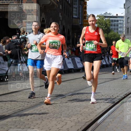 13.09.2026 - 21. swb-Marathon Bremen Strokosch-Dieckow http://msf.ph/oto/10333456 13.09.2026 13:25:48 Ziel 209, 260, 1650, 1658, 2046, 3168, 3186, 3806, 4294, 4717, 5703, 5755, 5814, 6113, 6380, 7252, 8357, 8545, 8597, 8695, 8769, 8890, 9299, 9460, 9468, 9506, 9563, 13025, 1163, 1647, 2033, 2062, 2708, 2987, 3248, 3516, 4067, 4476, 5013, 5558, 5622, 5701, 6135, 6605, 7638, 7780, 8271, 8361, 8592, 9266, 9794 meine-sportfotos.de