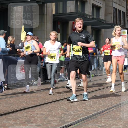 13.09.2026 - 21. swb-Marathon Bremen Strokosch-Dieckow http://msf.ph/oto/10333489 13.09.2026 11:03:45 Ziel 10152, 10291, 10357, 10390, 10403, 10429, 10516, 10607, 10659, 10671, 10672, 10720, 10726, 10912, 10913, 10918, 11149, 11221, 11318, 11319, 11325, 11451, 11470, 11471, 11511, 11539, 11618, 11726, 11909, 11967, 12001, 12103, 12113, 12140, 12260, 12276, 12392, 12433, 12504, 10090, 10091, 10187, 10327, 10420, 10429, 10569, 10796, 10902, 10950, 11211, 11411, 11595, 11598, 11655, 11746, 11773, 11868, 12074 meine-sportfotos.de