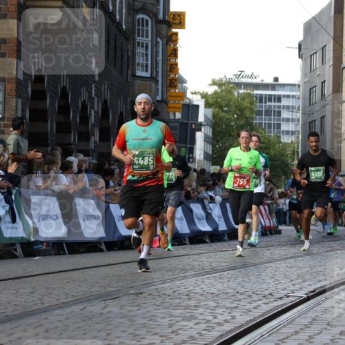 13.09.2026 - 21. swb-Marathon Bremen Strokosch-Dieckow http://msf.ph/oto/10333496 13.09.2026 13:16:40 Ziel 481, 663, 740, 755, 792, 1076, 1162, 1605, 2604, 5554, 5963, 6106, 6721, 6744, 7053, 7603, 7801, 8171, 8288, 8398, 9031, 9115, 13008, 385, 472, 675, 696, 734, 827, 1970, 2319, 2473, 2809, 3716, 3961, 4135, 4137, 4485, 5772, 6049, 6531, 6535, 6819, 7297, 7387 meine-sportfotos.de